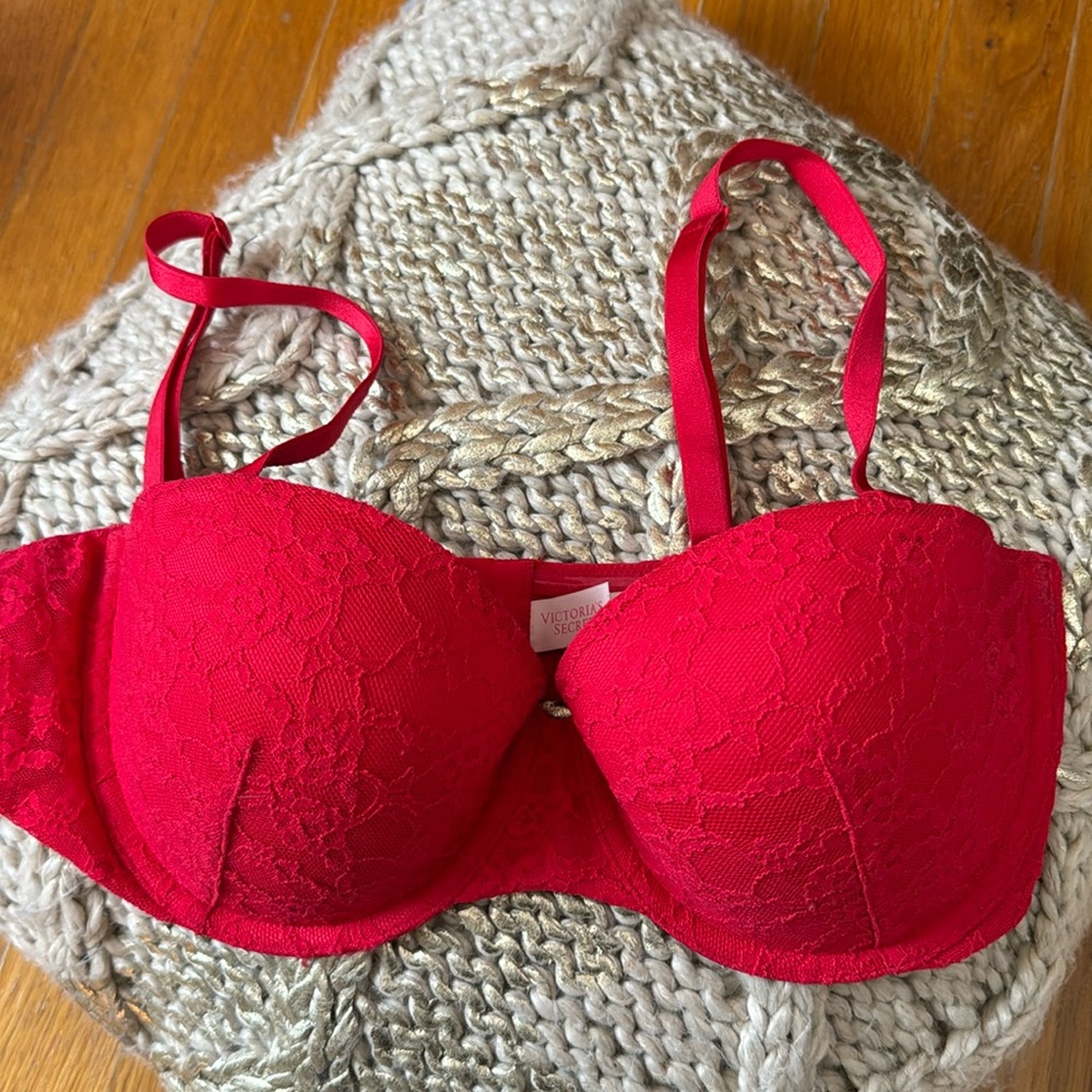 Victoria’s Secret multiway lace red bra. Removable straps